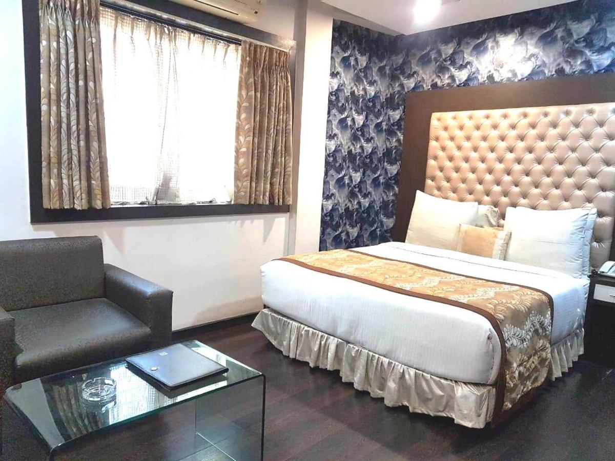 Hotel Lee International Calcutta Exteriör bild