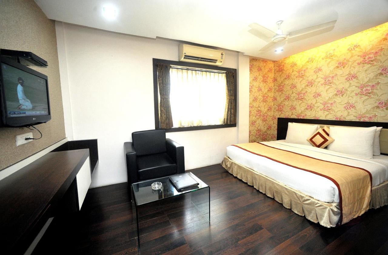 Hotel Lee International Calcutta Exteriör bild