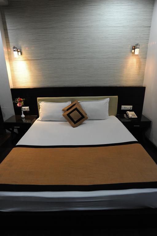 Hotel Lee International Calcutta Exteriör bild
