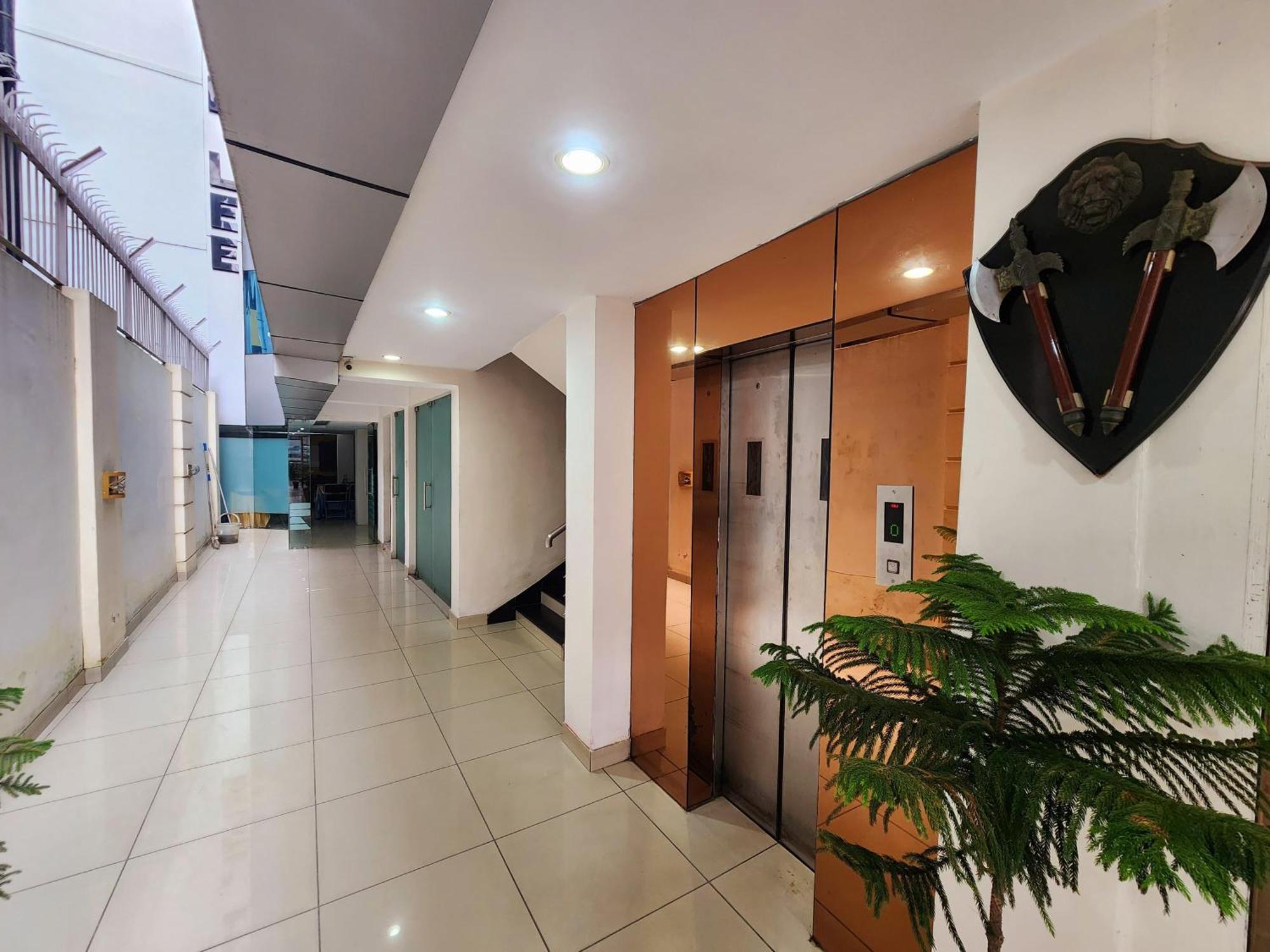 Hotel Lee International Calcutta Exteriör bild