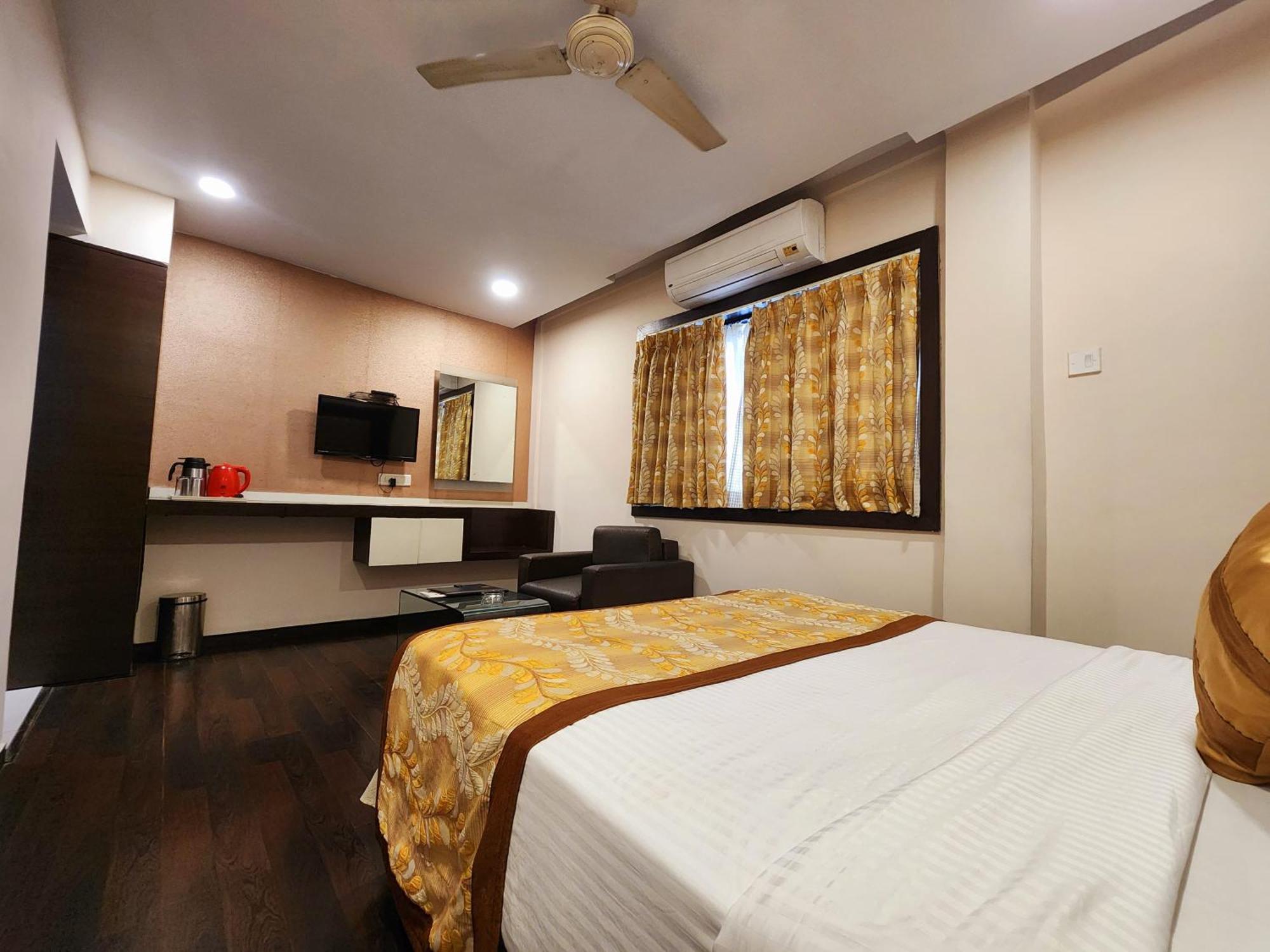 Hotel Lee International Calcutta Exteriör bild