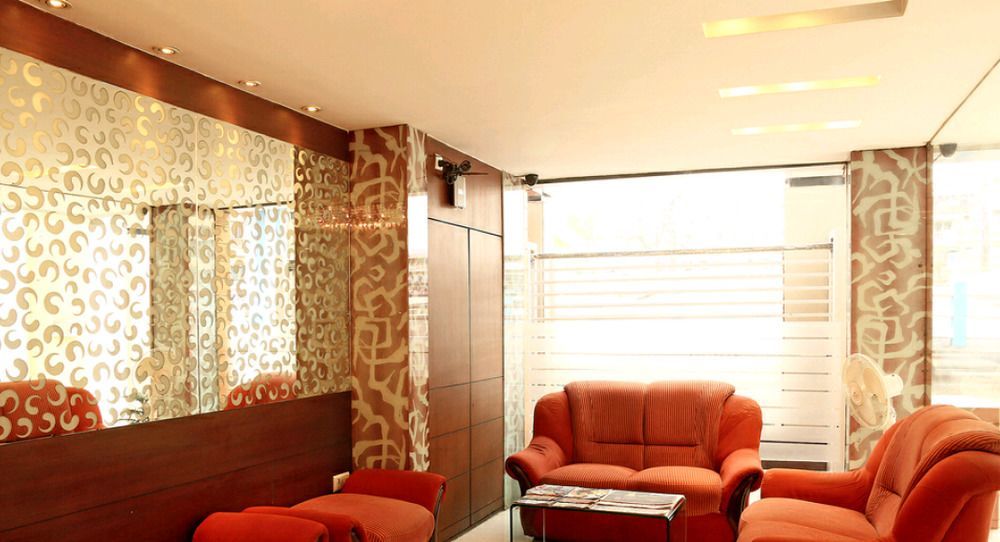 Hotel Lee International Calcutta Exteriör bild